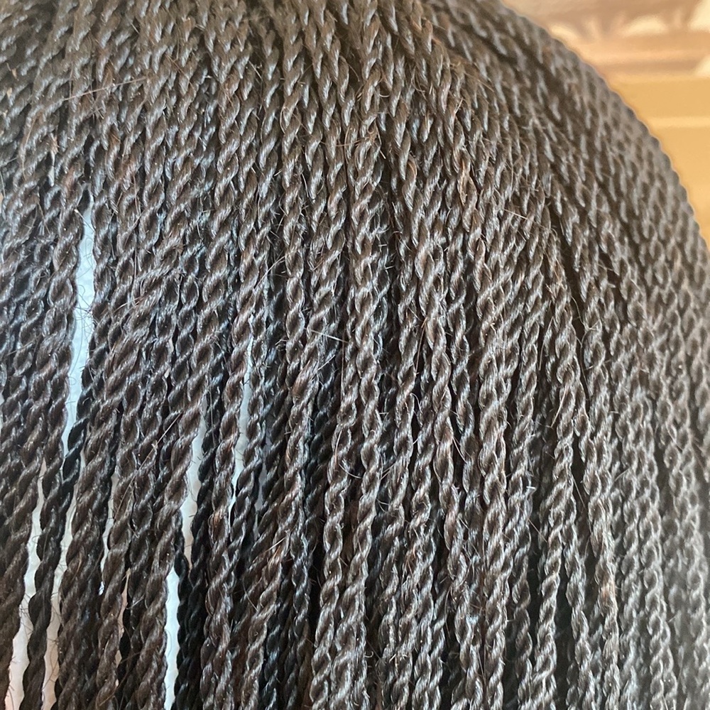 26” braided wig in used condition. Smoke and pet free home. Black color